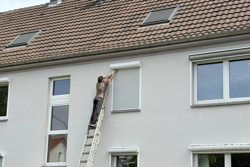Unser Fachbetrieb beim Rollladen Service vor Ort