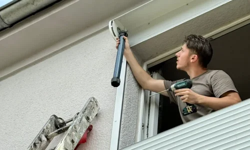 Gebrochene Rolladenlamellen ersetzen – fachgerechter Austausch von Aluminium-Lamellen